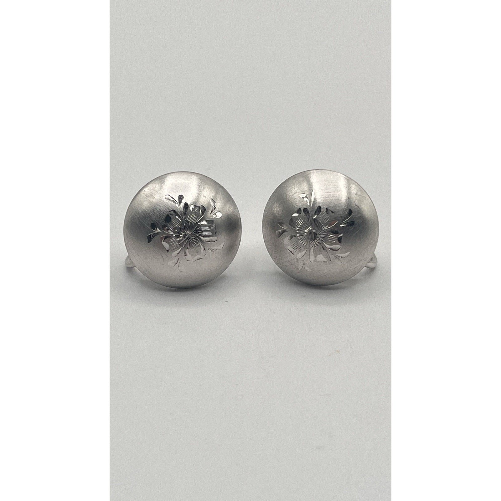 Vintage Designer A&Z 925 Silver Earrings Round Diamond Cut Floral Screw Back